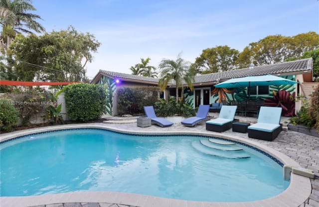 418 SE 3rd Ter - 418 Southeast 3rd Terrace, Dania Beach, FL 33004