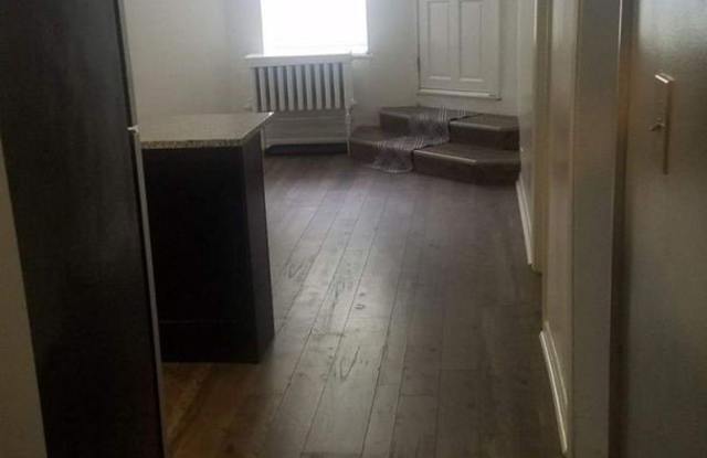 4207 N Sawyer Avenue Gallery 3