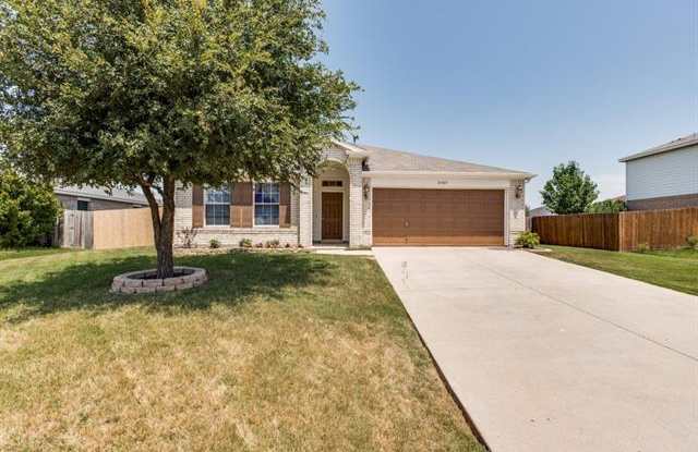 2405 Tailburton Court Gallery 2