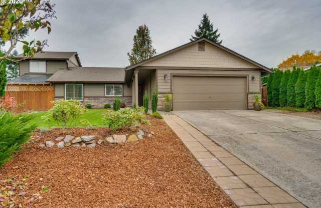 ***$500 OFF FIRST FULL MONTH'S RENT!!!***STUNNING 5 Bedroom 2 Bath Newly Remodeled Home! Cul-De-Sac Home! Huge Fenced-In Back Yard! Minutes to PDX! - 9912 Northeast 28th Circle, Vancouver, WA 98662