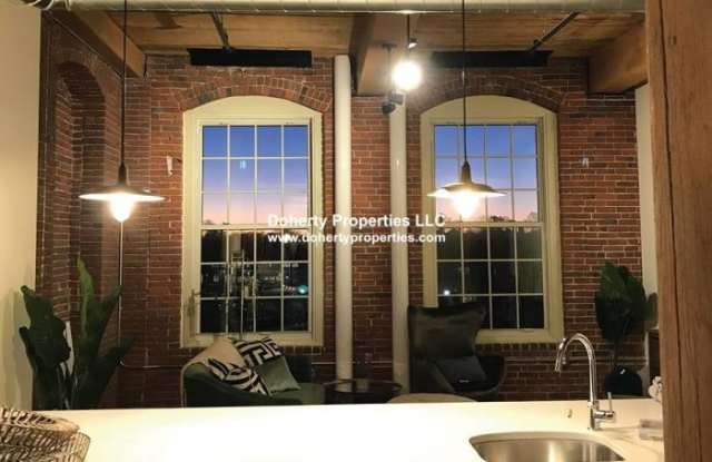 160 Thorndike Gallery 3
