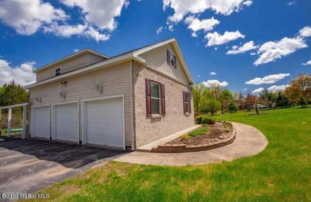 620 Sacandaga Road Gallery 2