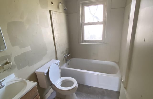 18753 Sunderland Road Gallery 3