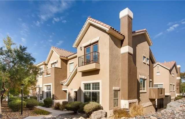 Green Valley Townhouse Gallery 1