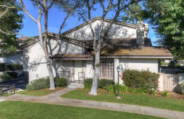 11 Moondust - 11 Moon Dust, Irvine, CA 92603
