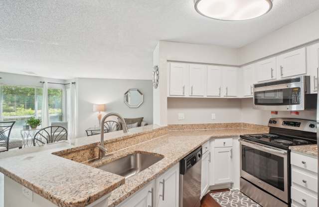 University Ridge Apartments Gallery 4