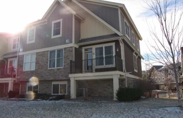 3BR/2.5BA Beautiful END UNIT Townhome in Dancing Waters- Available Now! photos photos