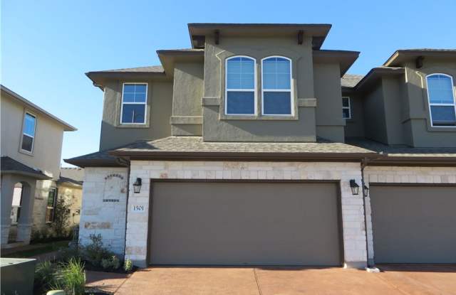 Beautiful 4 bed/2.5 bath/2 car garage! photos photos