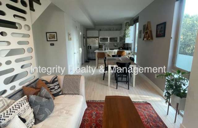 2 Bed/2 Bath Townhouse, 1280 sq ft, 881 Delaware St Gallery 4