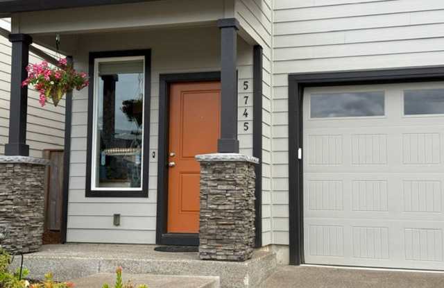 Air Conditioned 3 Bed 2.5 Bath photos photos