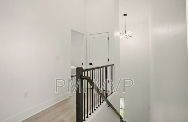 92 E Innis Ave photos photos