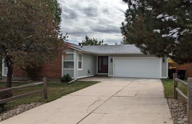 BEAUTIFUL 5 BED/3 BATH RANCHER WITH FINISHED BASEMENT, HOT TUB, FENCED BACKYARD photos photos