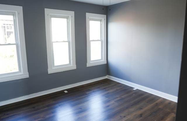 1628 Division St Gallery 4