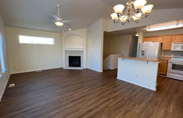 3 Bed, 2.5 Bath - Beautiful Mountain Views - Close to JBER! photos photos