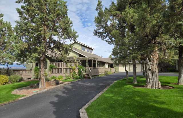 Stunning Views, Executive Home in Equestrian Meadows Redmond - 6900 Northeast 1st Street, Deschutes County, OR 97756