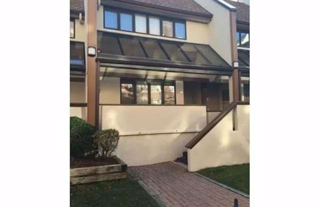 99 Clent Road - 99 Clent Road, Great Neck Plaza, NY 11021