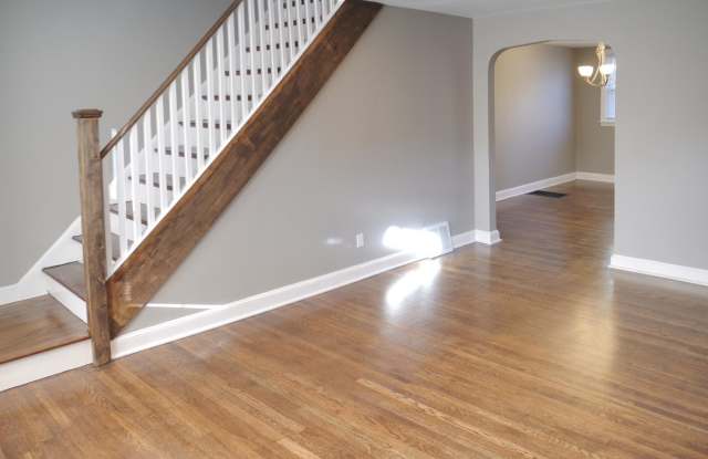 289 GRAMERCY DRIVE Gallery 2