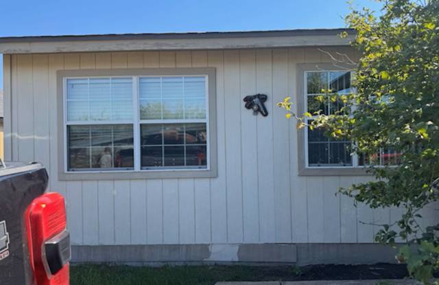 Furnished 3 bedroom 1 bath home Gallery 1
