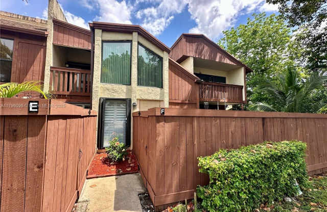 7034 SW 114th Pl - 7034 Southwest 114th Place, Kendall, FL 33173