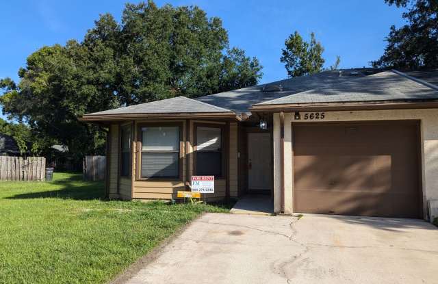 3 Bedroom, 2 Bath with Large Fenced yard, Screen Porch, 1-Car Garage and close to NAS Jax, I-295 is NOW AVAILABLE!! - 5625 Pinebay Circle North, Jacksonville, FL 32244