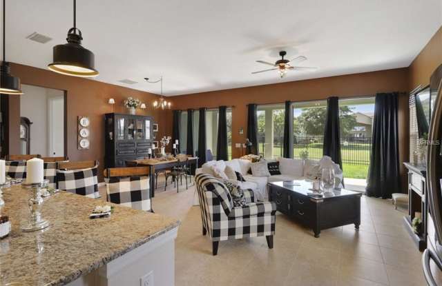 4511 ROLLING GREEN DRIVE Gallery 4