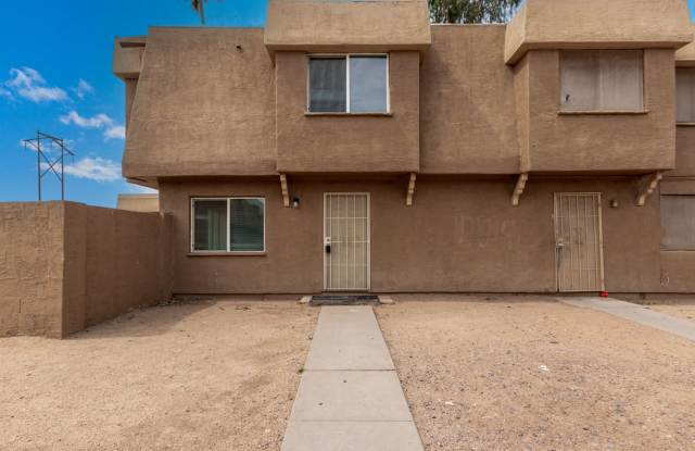 3 Bedroom 1.5 Bathroom in South Phoenix (Now Accepting 3 Bedroom HCV!!!) - 4614 East Pueblo Avenue, Phoenix, AZ 85040