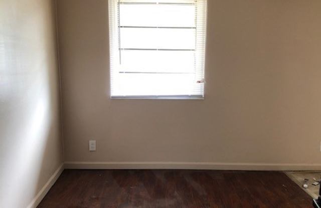 5272 South Wayne Road Gallery 2