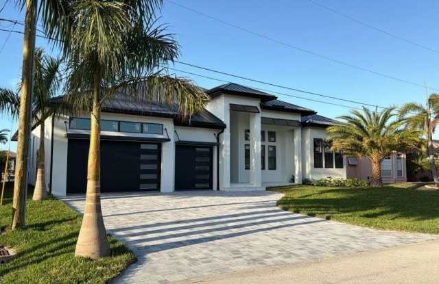 2605 SW 25th Ter photos photos