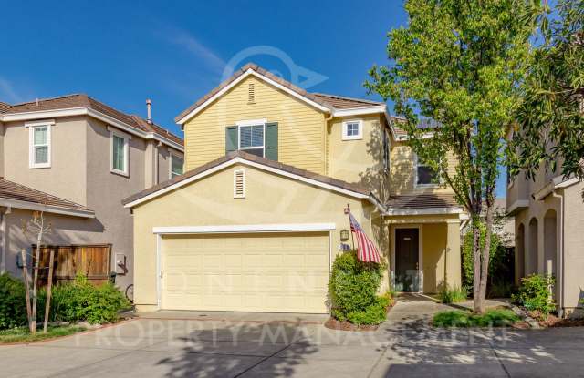 2 Bedroom 2.5 Bath Single-Family patio home in the Joiner Village community - 608 Navigator Drive, Lincoln, CA 95648