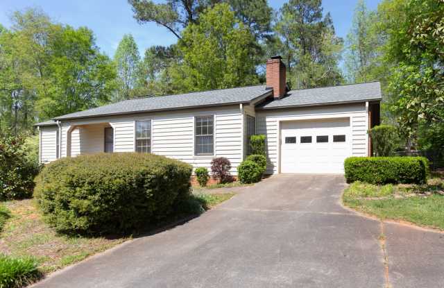 Available 3/2 house in Green Acres! Gallery 3