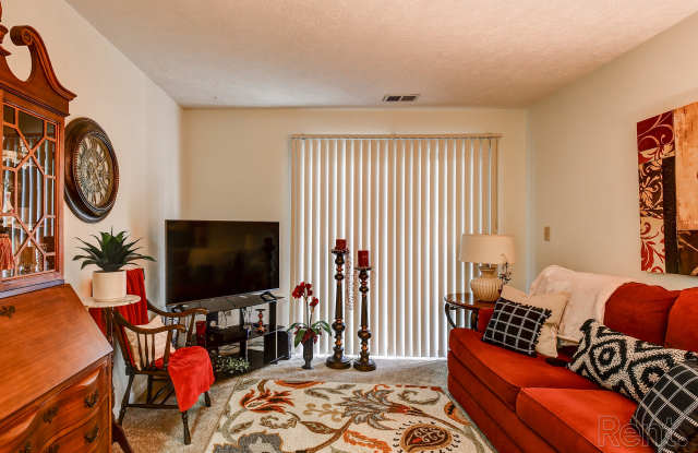 Hickory Knoll Apartments - Affordable Housing Gallery 2
