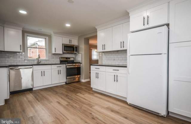 4426 HALLET Street photos photos