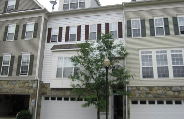 5113 Knapp Place - 5113 Knapp Place, Alexandria, VA 22304