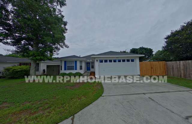 Quiet Fort Walton Beach 3/2 with 2-Car Garage and Fenced Yard photos photos