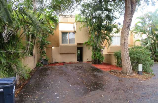 13878 SW 67th Ter photos photos