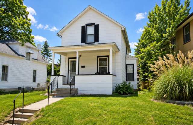 235 W Homer St photos photos