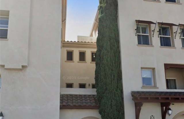 636 E Walnut photos photos