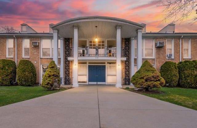 2230 W 14 MILE Road - 2230 West 14 Mile Road, Royal Oak, MI 48073