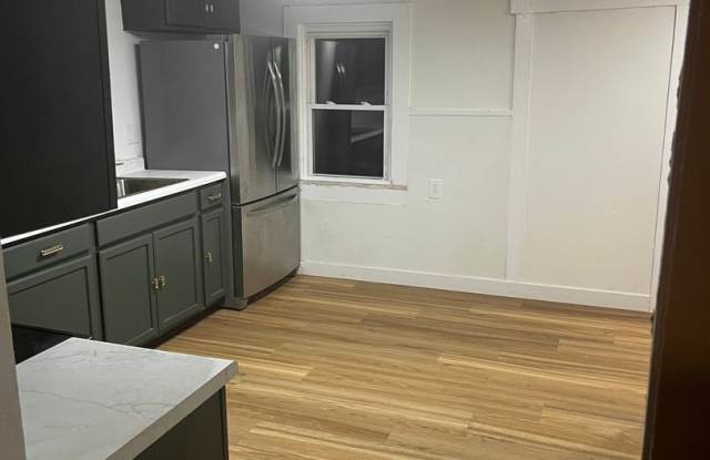 Charming 3BR House in Springfield Gallery 3