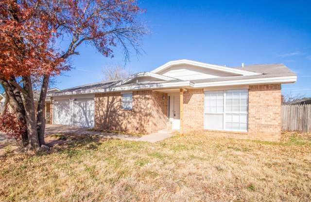 Pre Leasing - April 15th 2026 - Great 3 bedroom 2 bathroom house in South Lubbock! photos photos