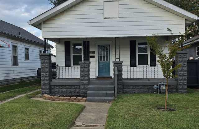 2 bed one bath house with fenced in backyard photos photos