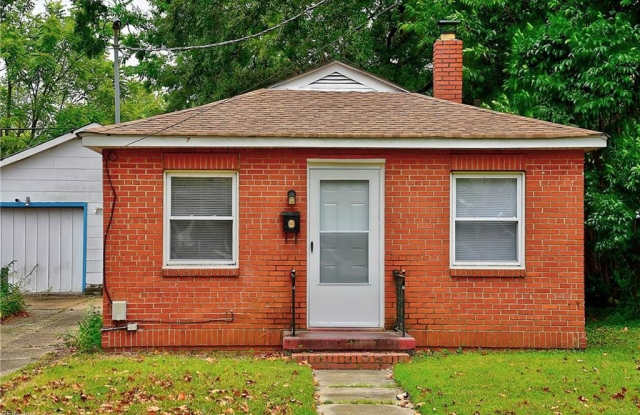 215 Forrest Avenue Gallery 2