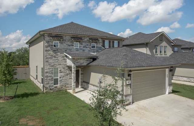 Now Pre-Leasing for August 2026! Five Bed Luxury Home in Pershing Pointe Villas! photos photos