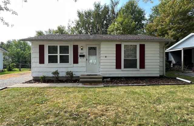 1007 W Nixon Drive Gallery 1