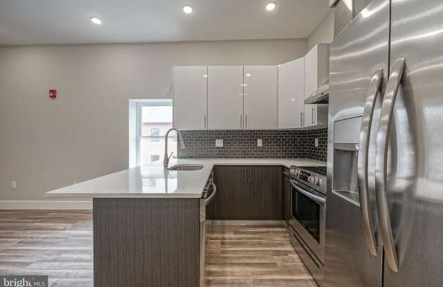 1072 N FRONT Street unit: A photos photos