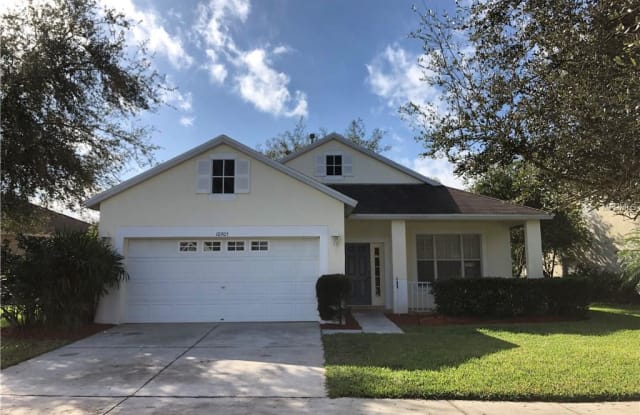 10905 NEWBRIDGE DRIVE - 10905 Newbridge Drive, Riverview, FL 33579