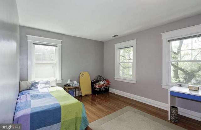 5065 Macarthur Boulevard Northwest Gallery 4