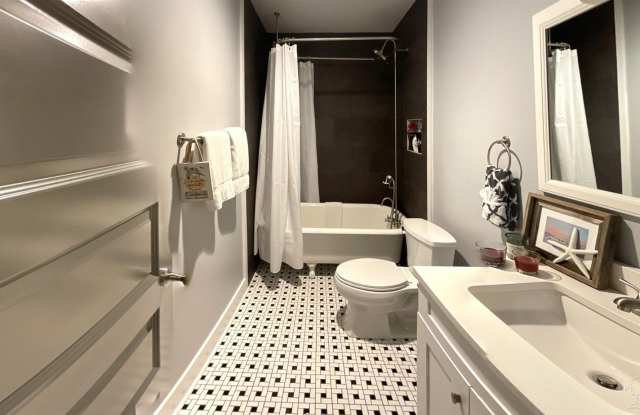 611 E Belmont St photos photos