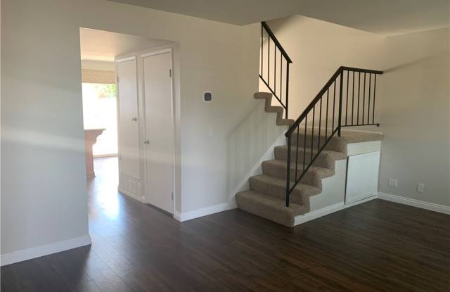 2047 Baymeadows Drive Gallery 2