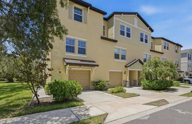 Gated Townhouse Community – Palm River | Just 10 Minutes from Downtown Tampa photos photos